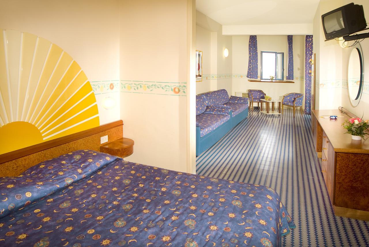 Sporting Baia Hotel Giardini Naxos Dış mekan fotoğraf